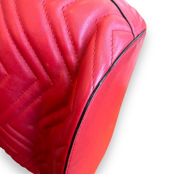 Gucci GG Marmot Matellasé Sylvie Bag in Hibiscus - Picture 13 of 17